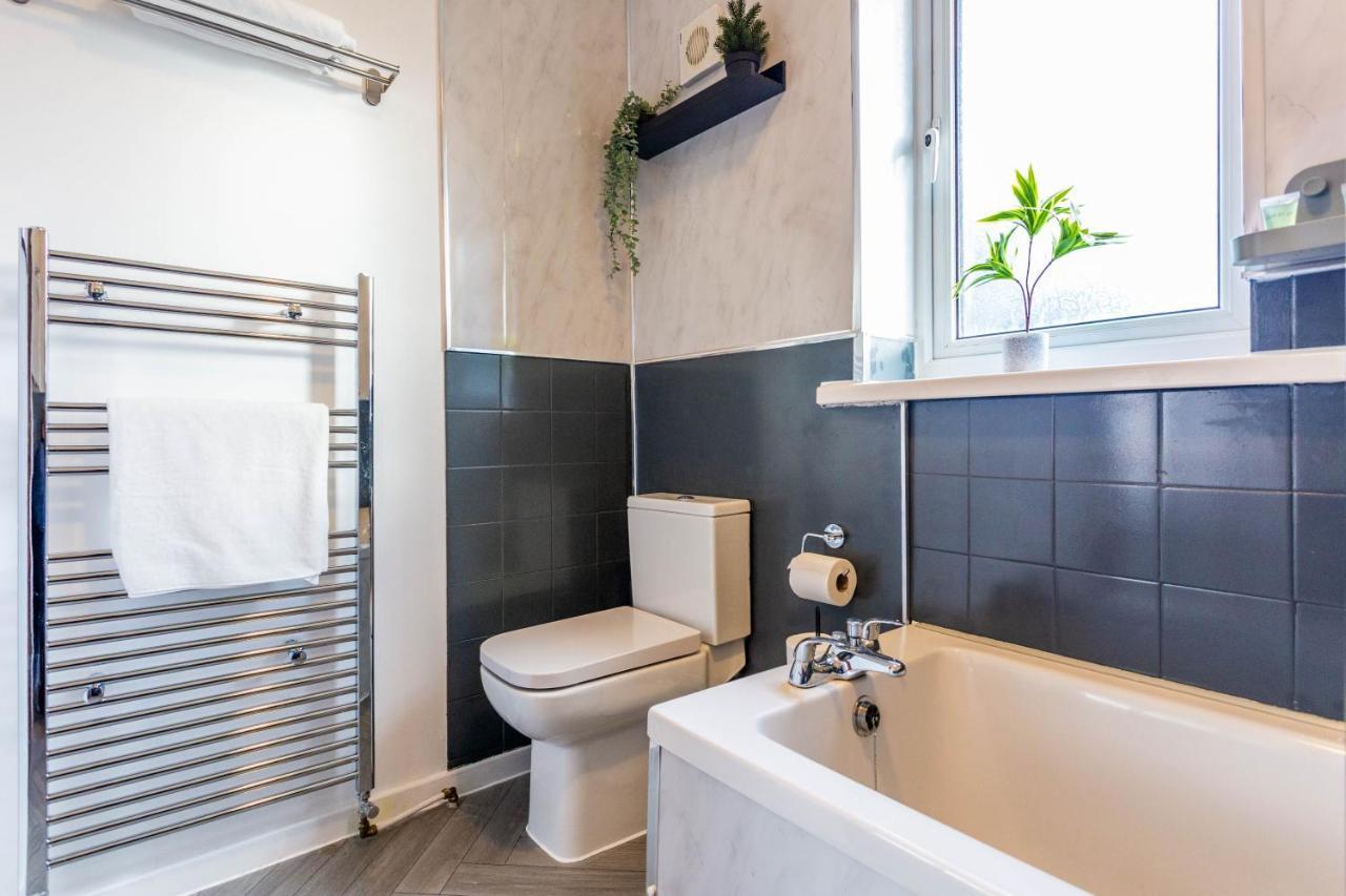 New Large 2 Bed Entire Apartment Near Newcastle Upon Tyne With Free Parking Bagian luar foto